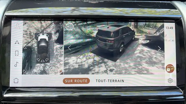 Land Rover Discovery Sport view 13