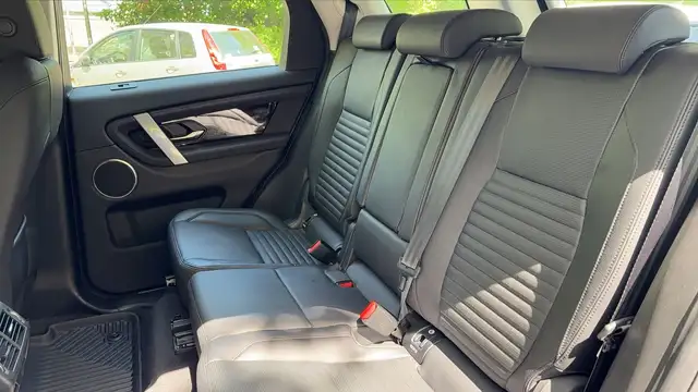 Land Rover Discovery Sport view 9