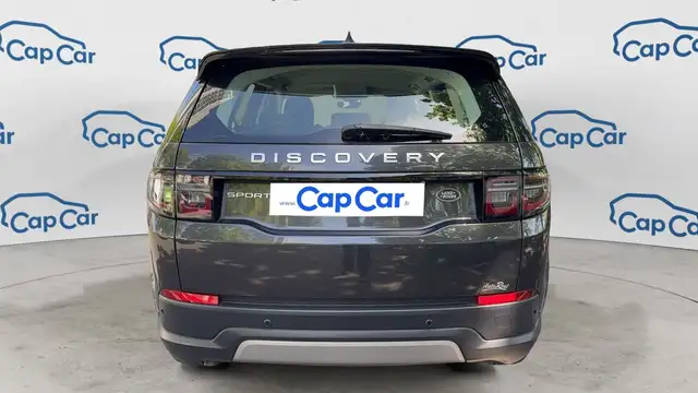 Land Rover Discovery Sport view 3