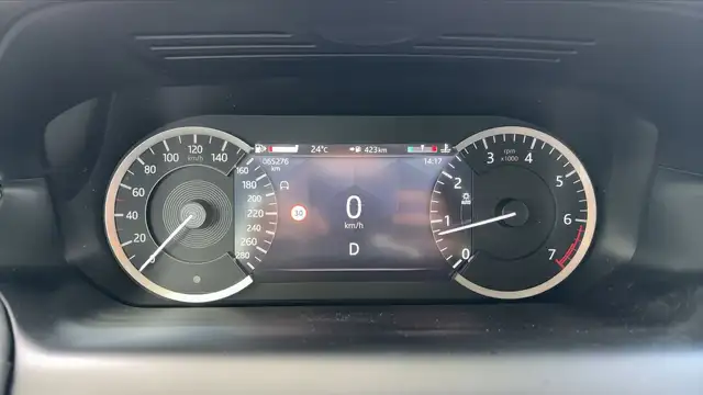 Land Rover Discovery Sport view 12