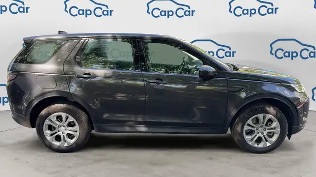 Land Rover Discovery Sport view 4