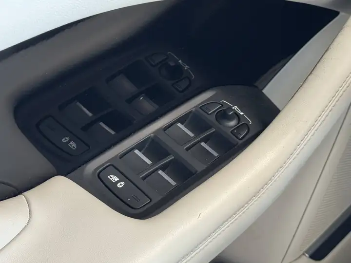 Jaguar I-Pace 2020, foto 17