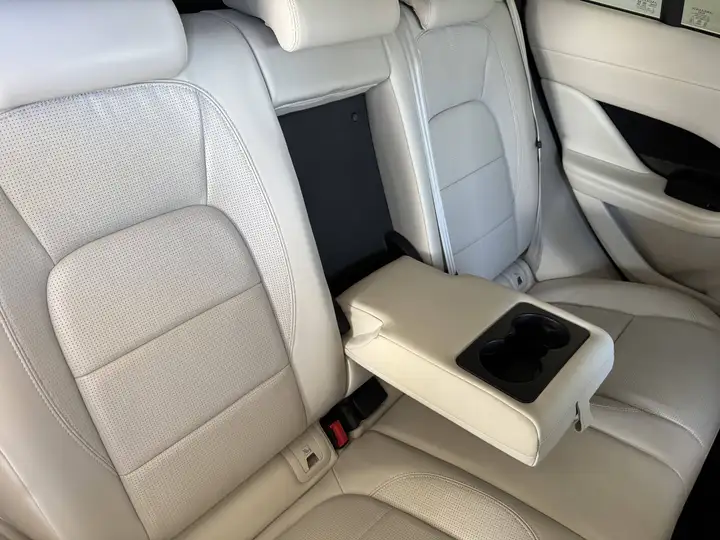 Jaguar I-Pace 2020, foto 23
