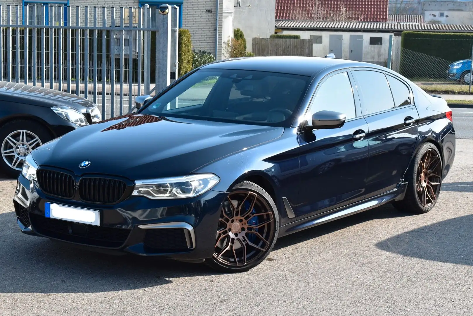 BMW 550 i xDrive 2.Hd|Nappa|HuD|Stand-Hzg|Parkassis crna - 1