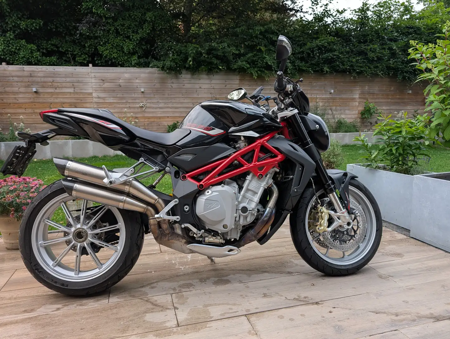 MV Agusta Brutale 1090 Brutale 1090 R ABS Schwarz - 1