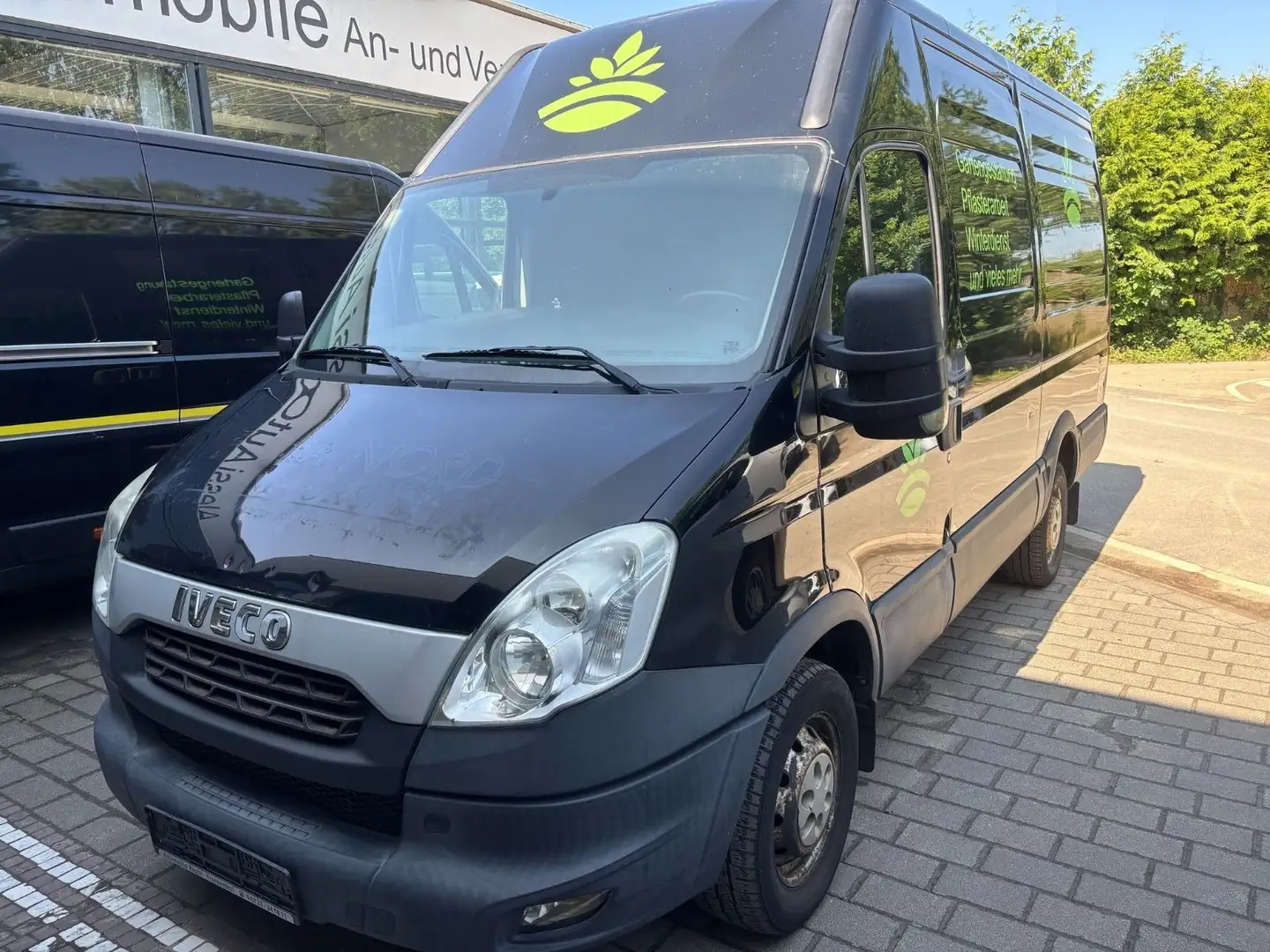 Iveco Daily Kasten HKa 35 S... Radstand 3300 Schwarz - 2
