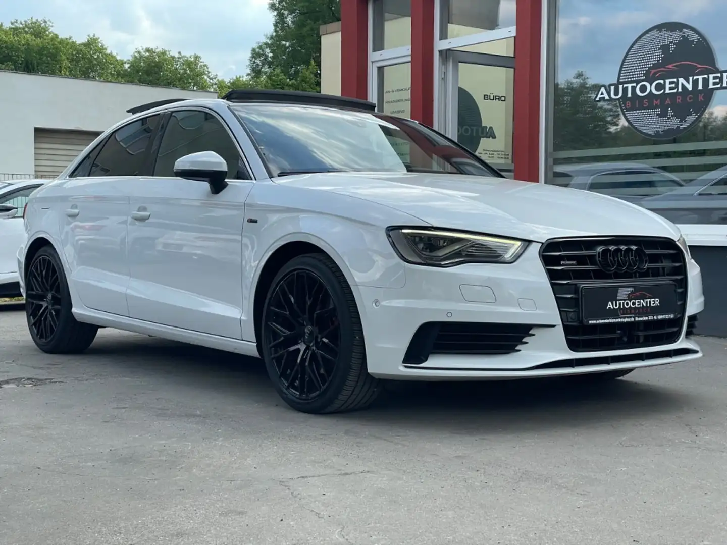 Audi A3 Lim.S line Sportpaket quattro*PANORAMA*LED* Bílá - 2