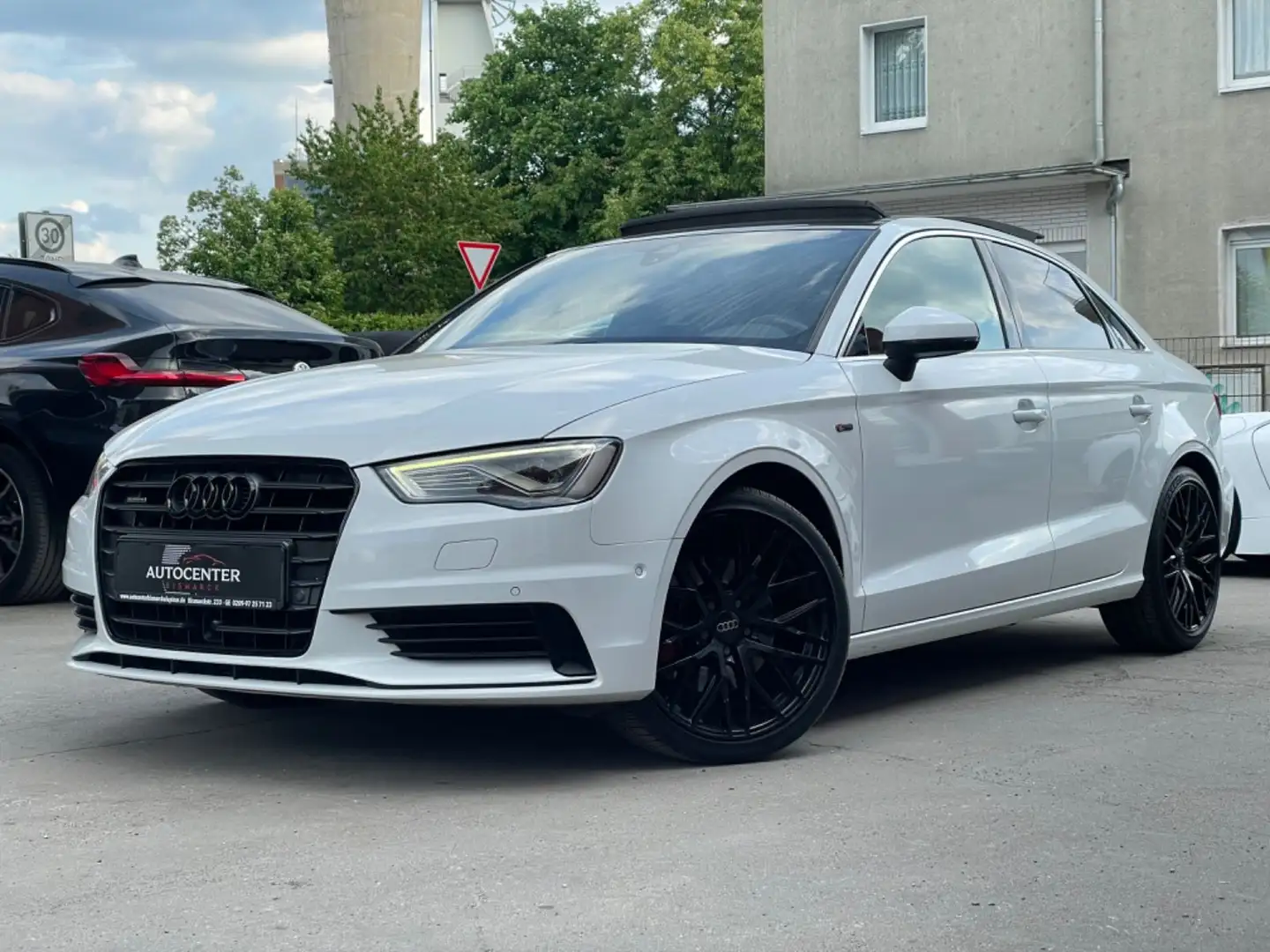 Audi A3 Lim.S line Sportpaket quattro*PANORAMA*LED* Bílá - 1