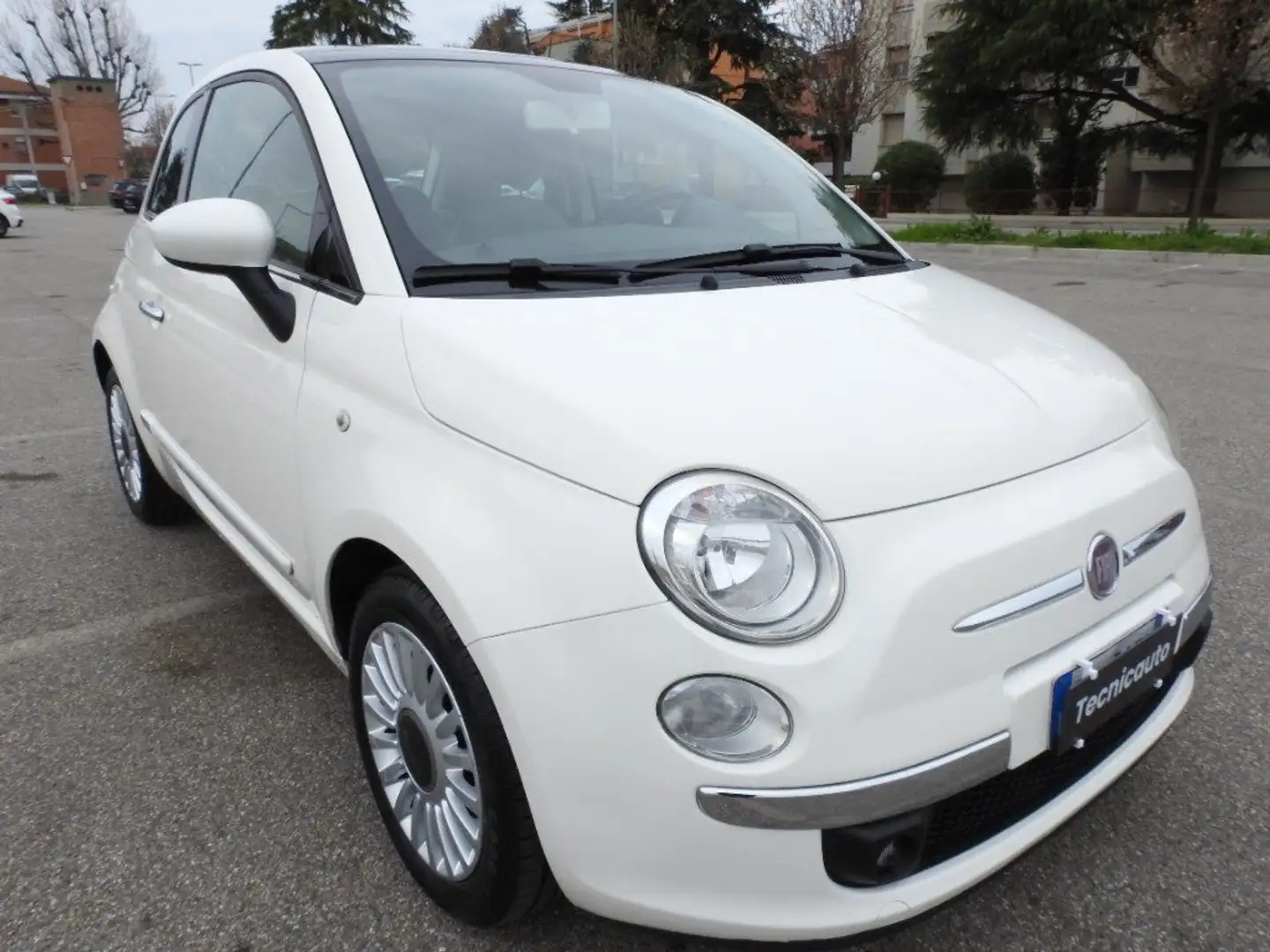 Fiat 500 1.2 Lounge 70CV CAMBIO AUTOMATICO *NEOPATENTATO* Bianco - 1