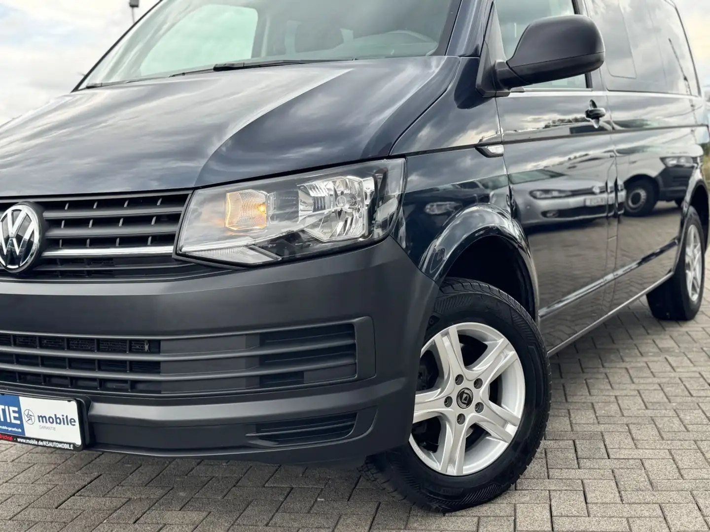 Volkswagen T6 Kombi T6 2.0 TDI DSG *KLIMA*AHK*ALUS*2.Hand*9-Sitzer* Синій - 2