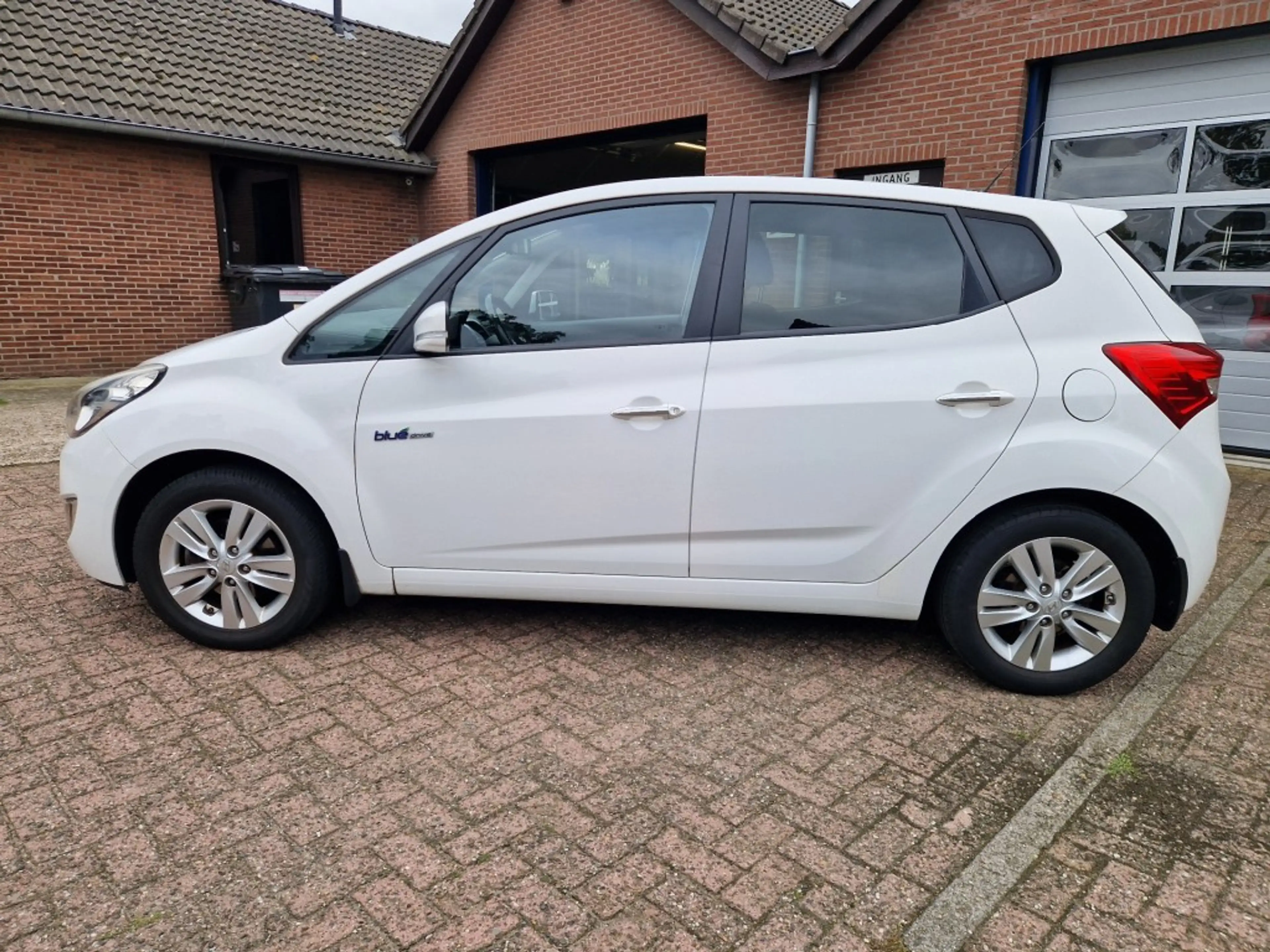 Hyundai iX20 1.4i Go! Airco NL-auto Cruise control Navi Camera — photo 6