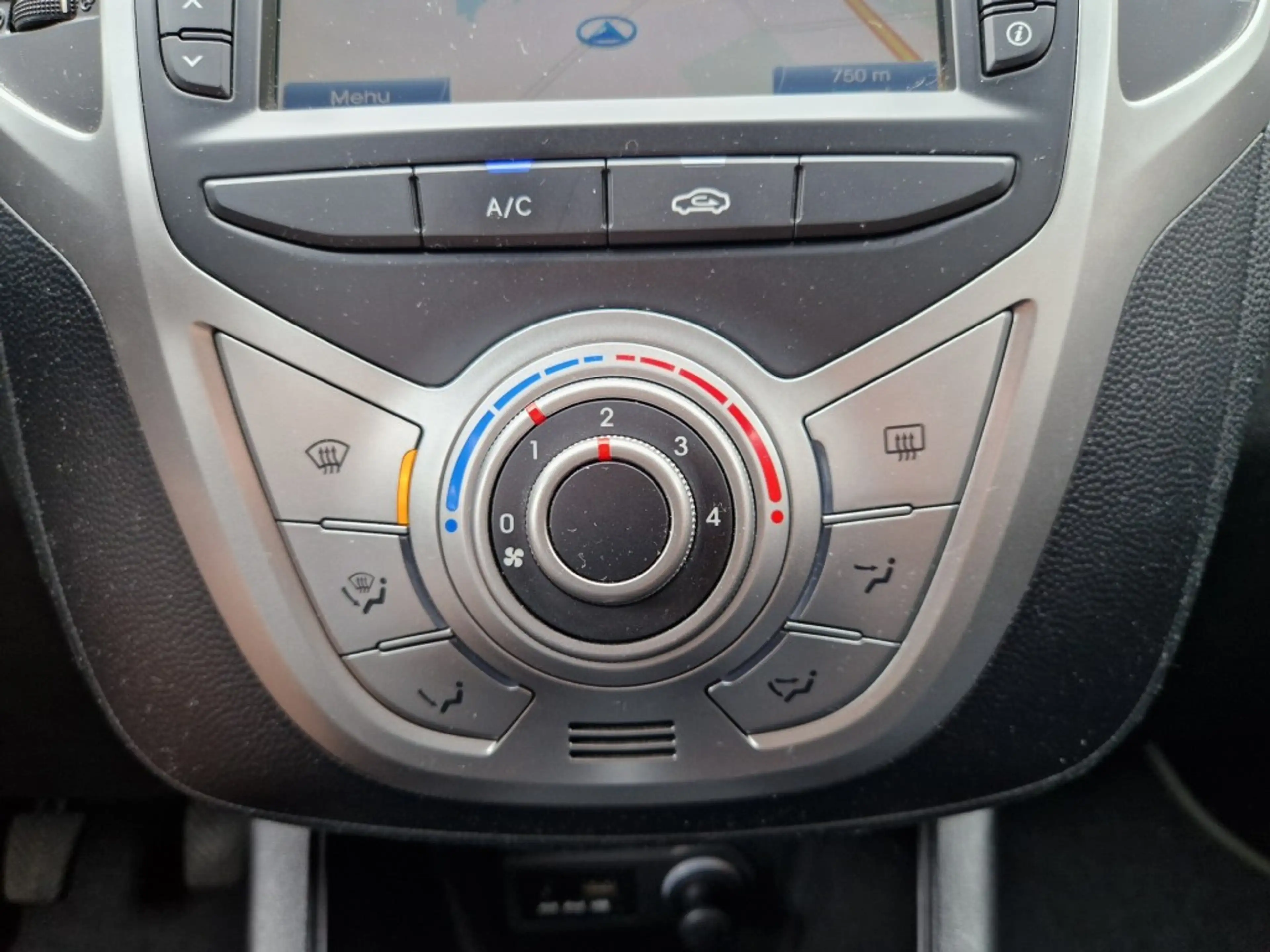 Hyundai iX20 1.4i Go! Airco NL-auto Cruise control Navi Camera — photo 14