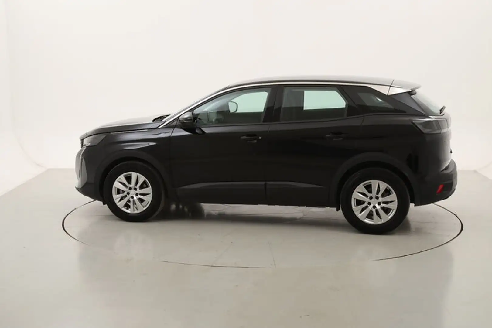 Peugeot 3008 Active Pack 1.2 Benzina 131CV crna - 2