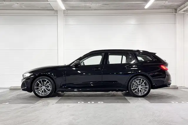 BMW 3 Series view 2