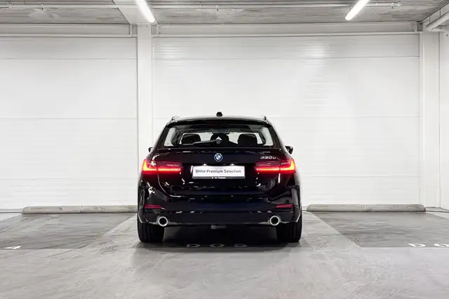 BMW 3 Series view 8