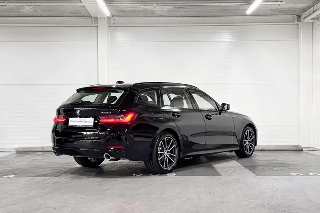 BMW 3 Series view 7