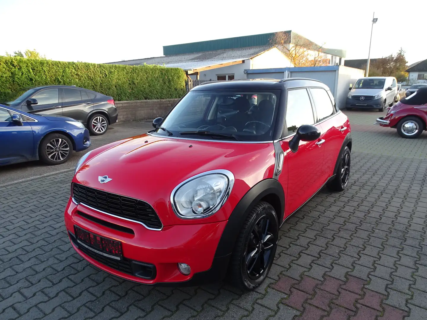 MINI Cooper SD Countryman Cooper SD All4 Automatik, Navigation, AHK Rot - 2