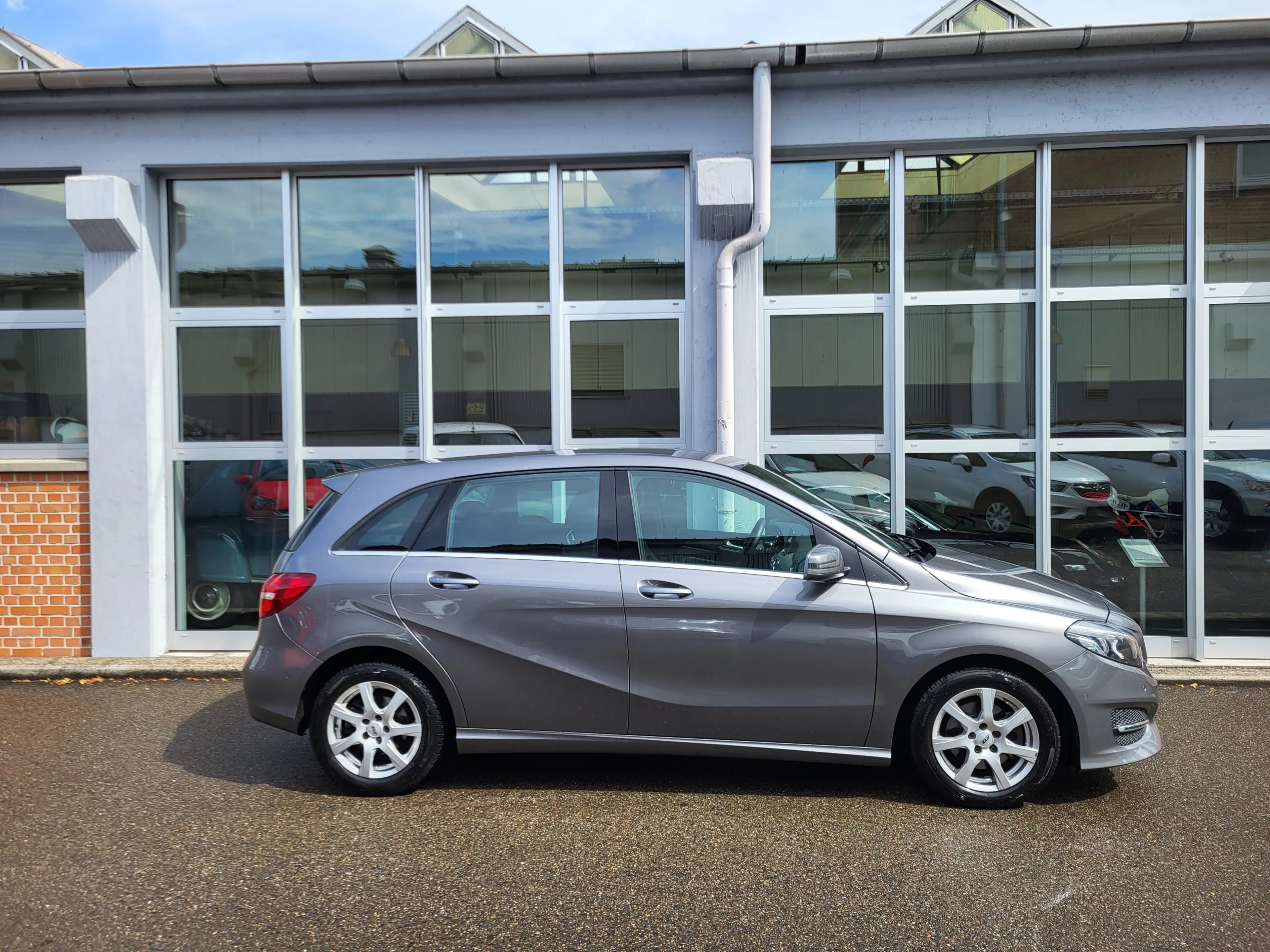 Mercedes-Benz B 180 Urban *LED*Business*2.Hd* — photo 6