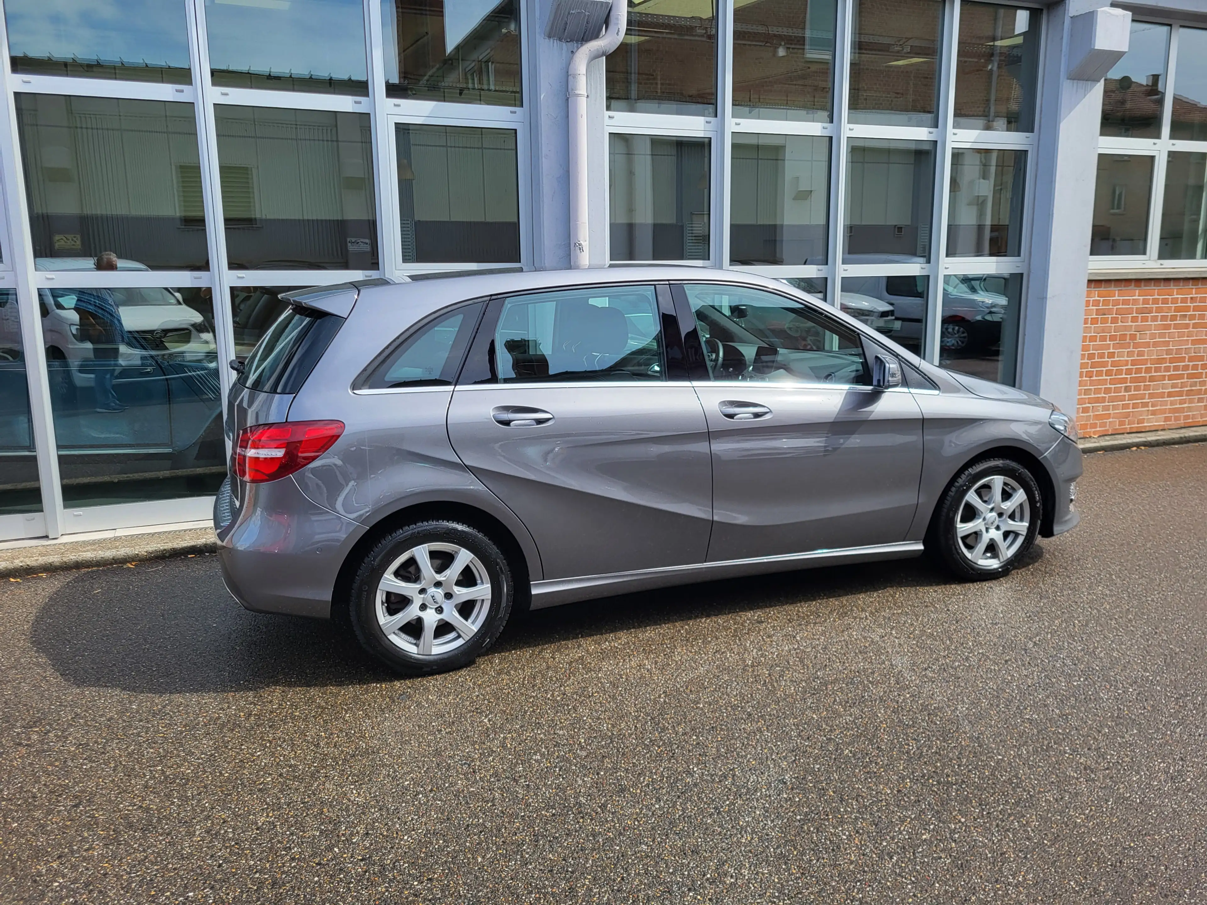 Mercedes-Benz B 180 Urban *LED*Business*2.Hd* — photo 7