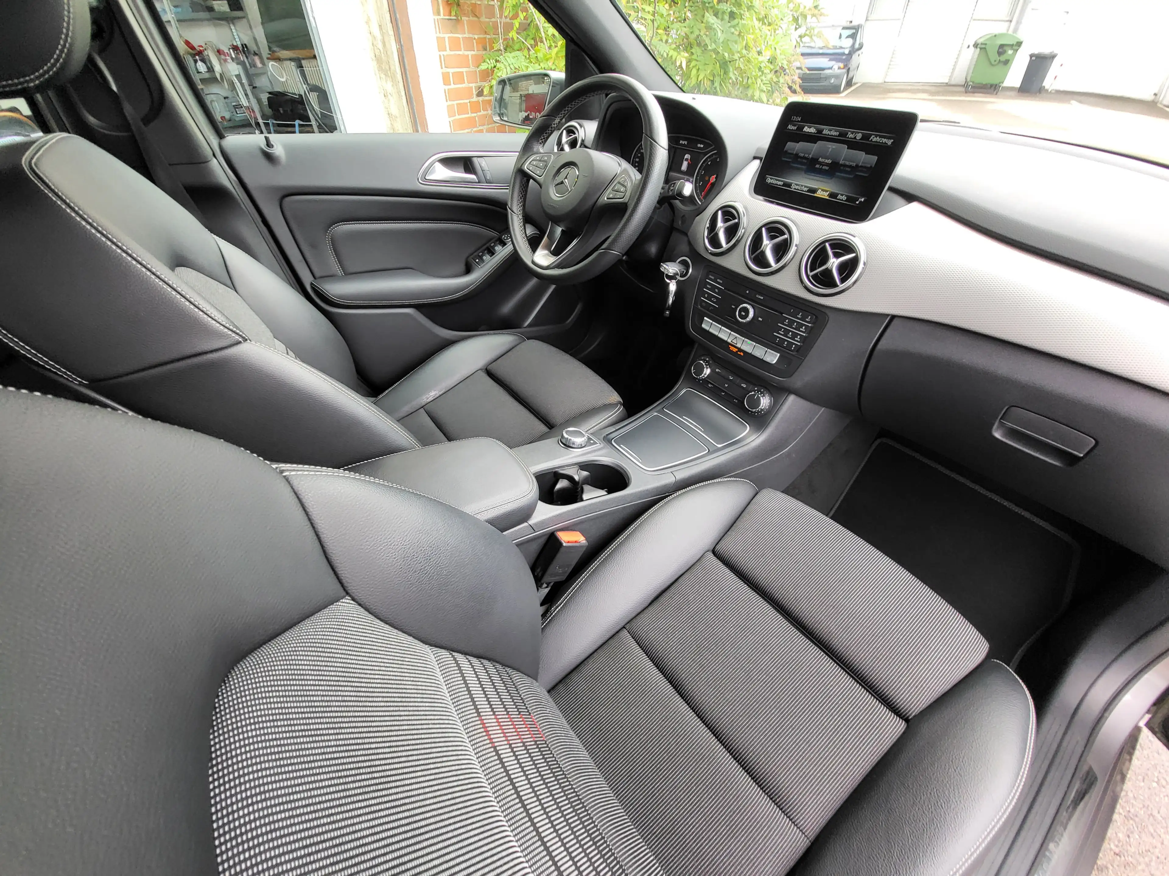 Mercedes-Benz B 180 Urban *LED*Business*2.Hd* — photo 14