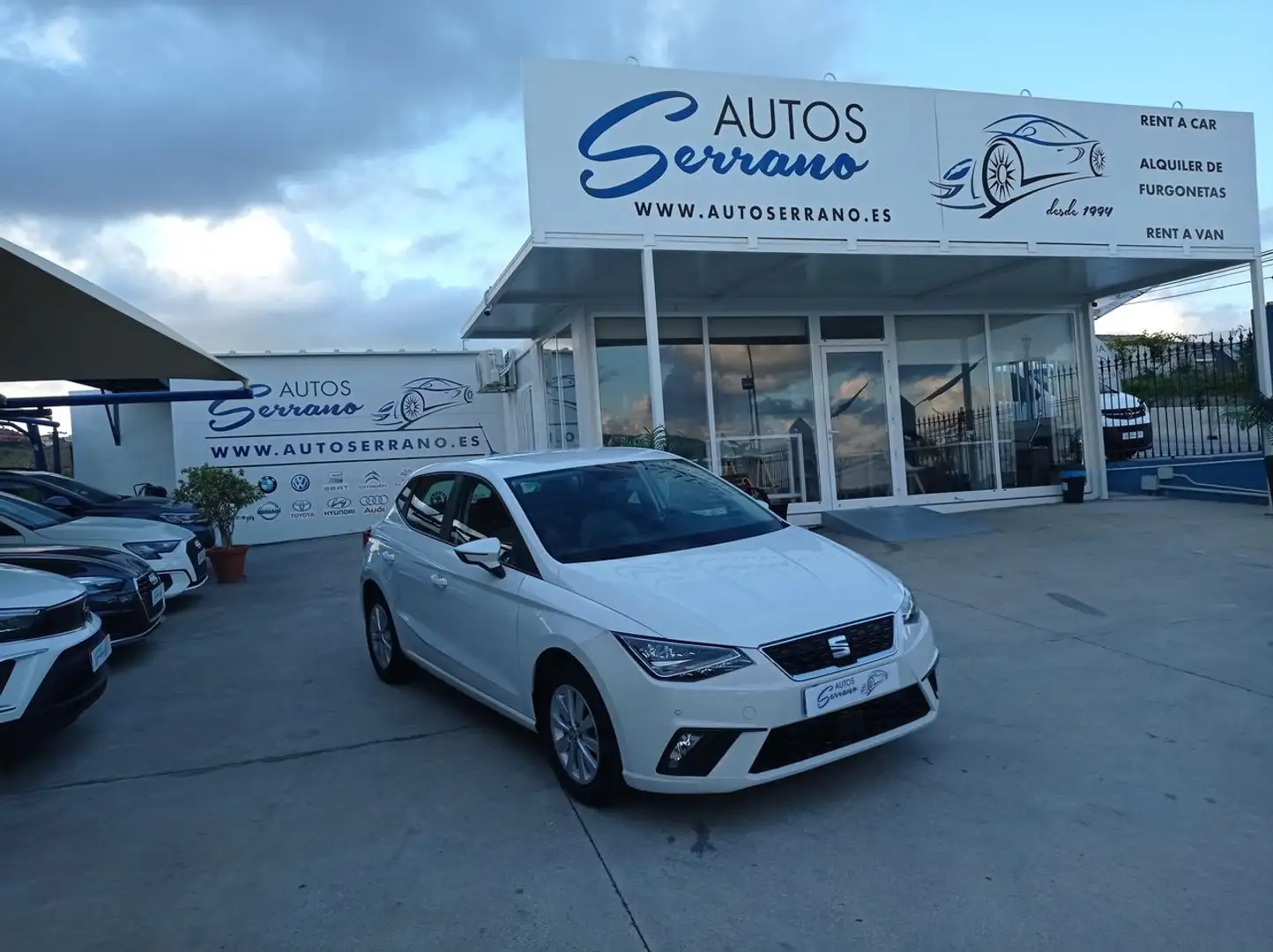 SEAT Ibiza 1.0 TGI S&S Style 90 Weiß - 2