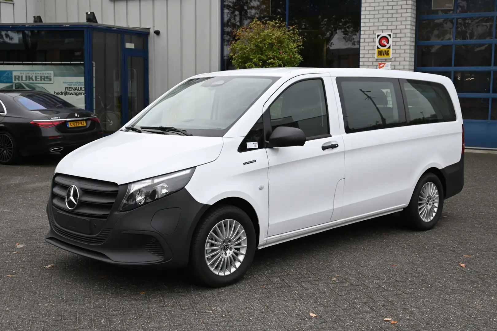 Mercedes-Benz Vito eVito Tourer 129 PRO L2 90 kWh Incl BTW, 8 Zitplaa Blanc - 1