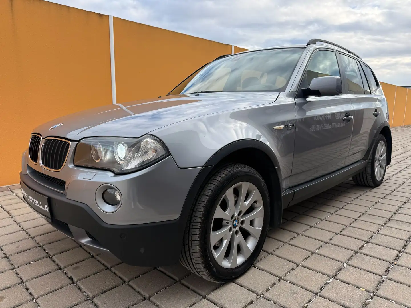 BMW X3 2.0d DPF Silber - 1