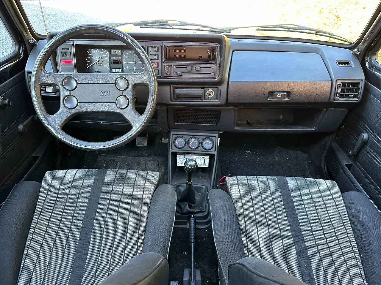 Volkswagen Golf GTI 1.6 8S / "Barn Find"/Moteur neuf en rodage! /Toit Ouvrant /Belge /Très saine!, foto 9
