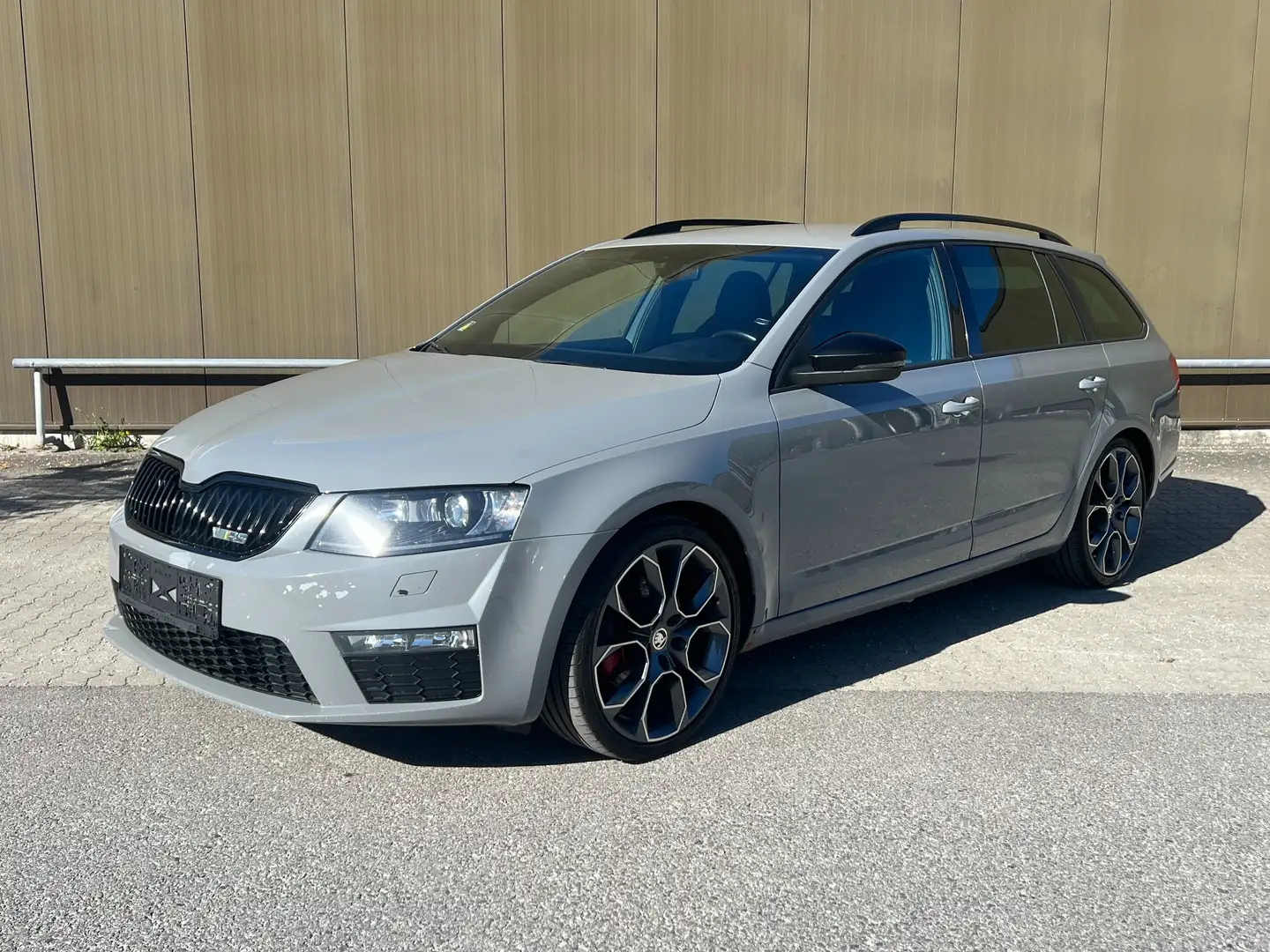 Skoda Octavia RS Xenon LED PDC Leder 2-Hand* Grau - 1