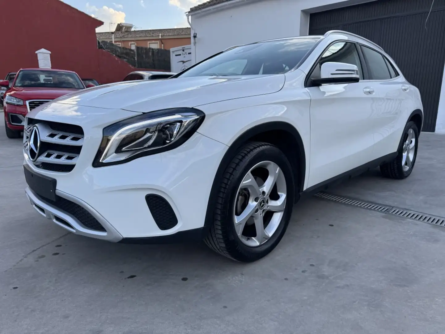 Mercedes-Benz GLA 180 Style Blanco - 1
