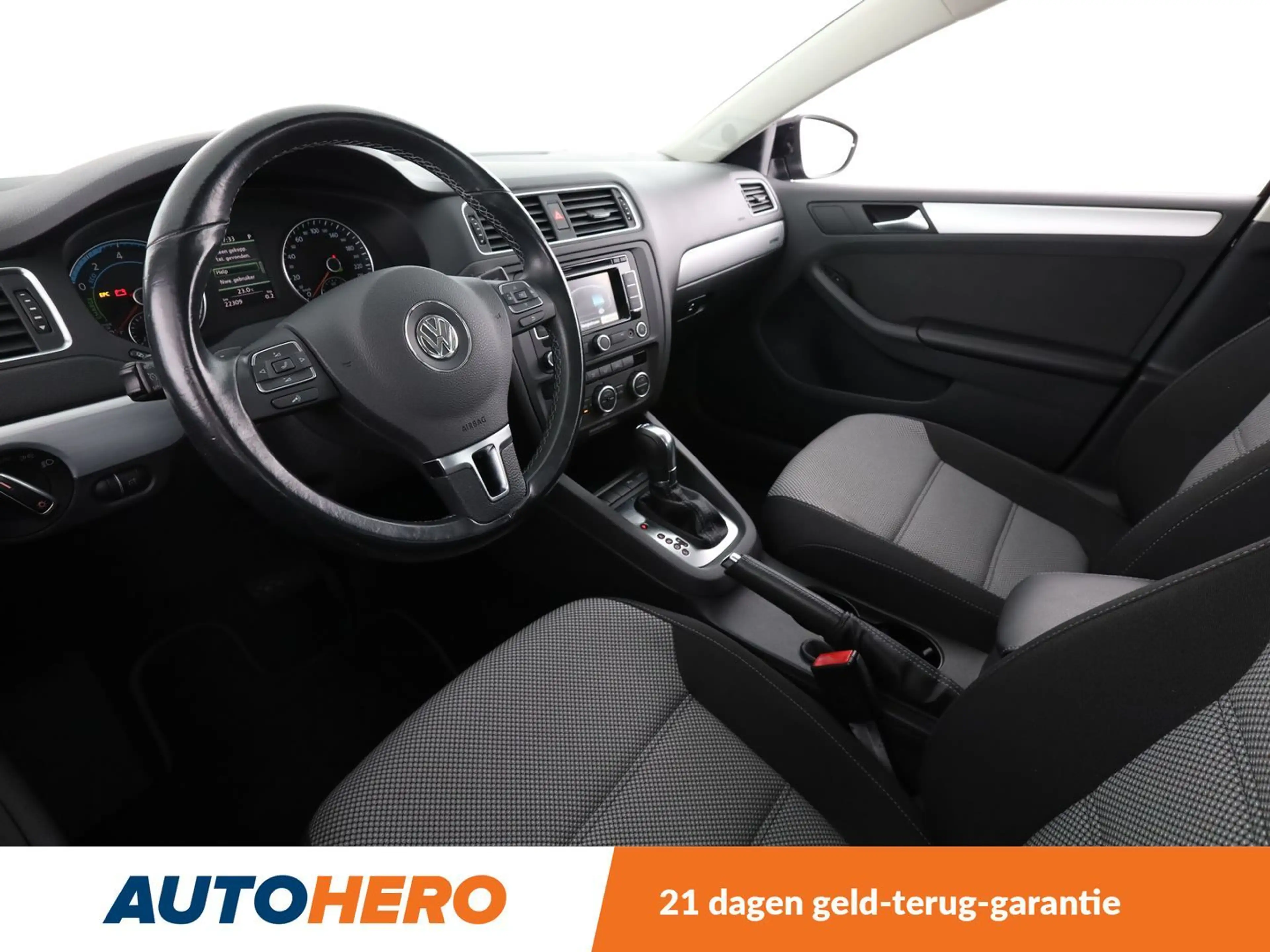 Volkswagen Jetta 1.4 TSI Hybrid Highline — photo 11