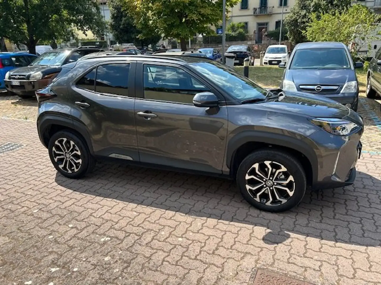 Toyota Yaris Yaris Cross Cross 1.5h Trend fwd 116cv e-cvt Grijs - 2