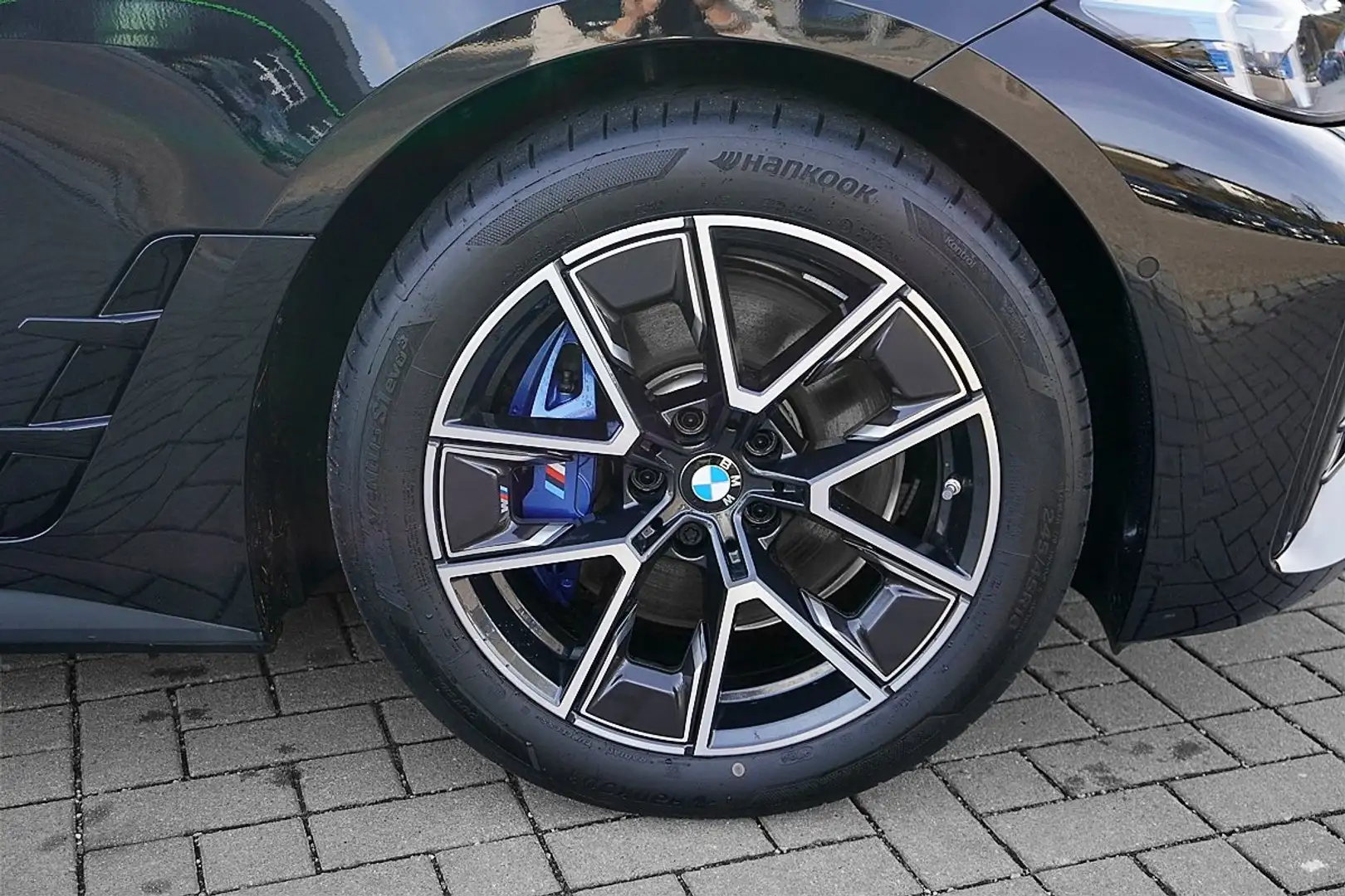 BMW i4 eDrive40 Gran Coupé M Sport AHK HeadUp ACC 360Kame Schwarz - 2