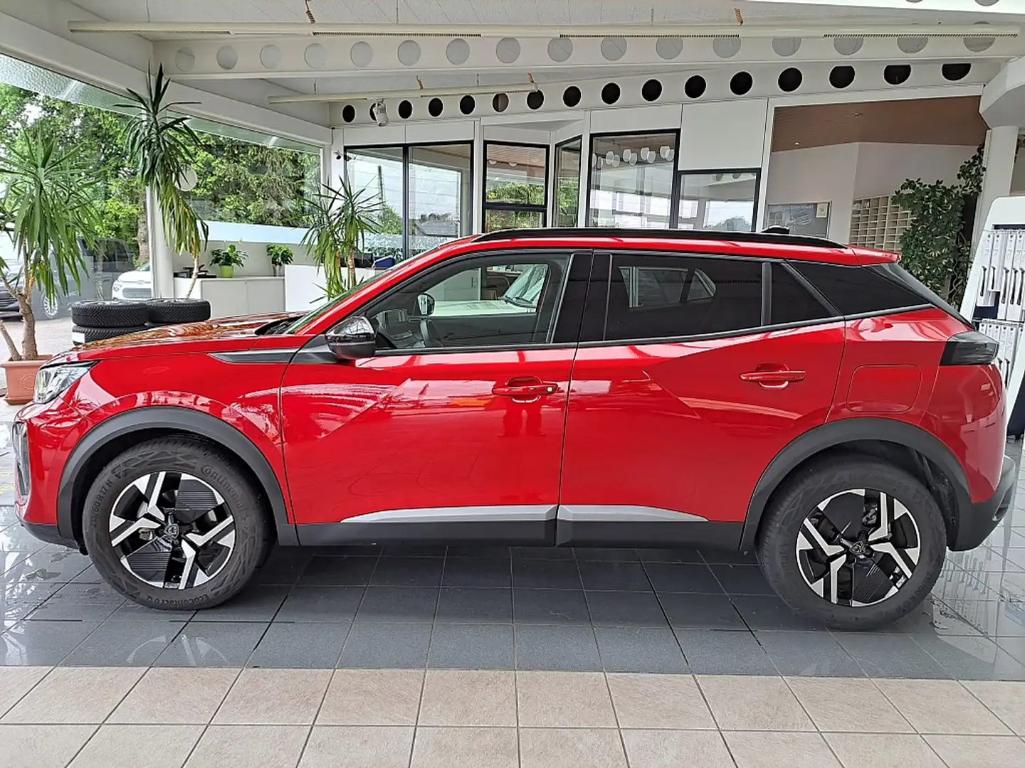 Peugeot 2008 PureTech 100 S&S Allure 6-Gang-Manuell Rouge - 2