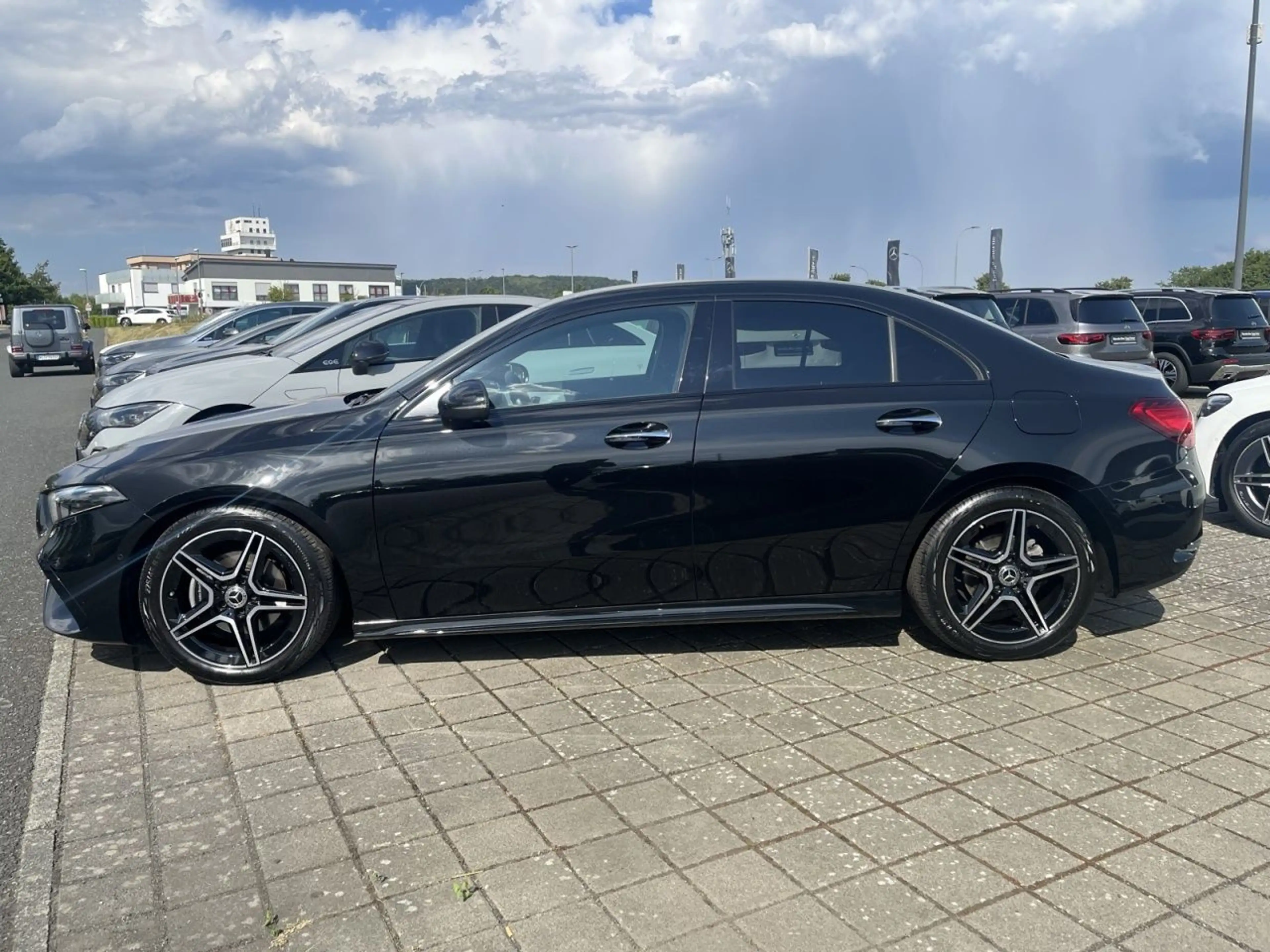 Mercedes-Benz A 180 Limo AMG+BURM+NIGHT+TOTW+AMBIENTE+KAM+LED — photo 9