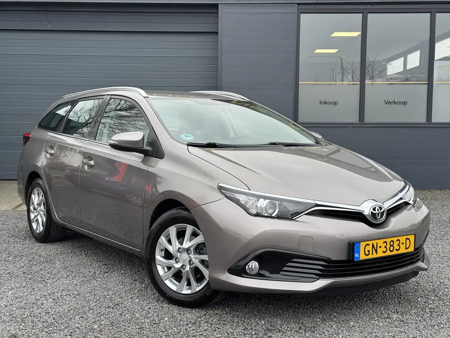 Toyota Auris Touring Sports 1.2T Aspiration 2e Eigenaar,Navi,Cr Bruin - 2