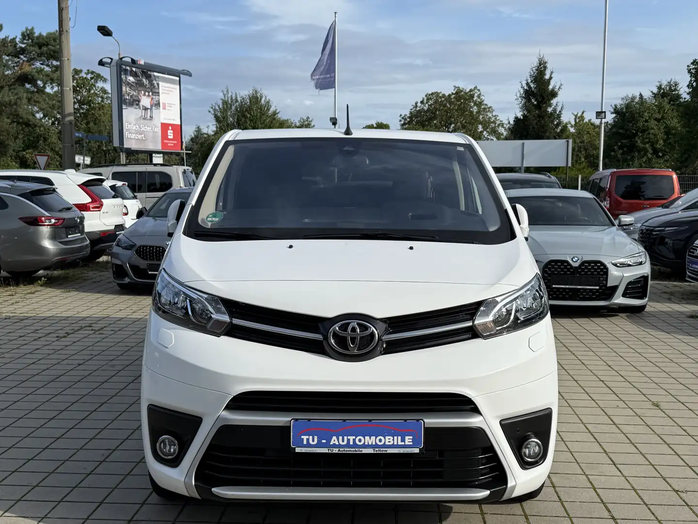Toyota Proace L1 Family Comfort NAVI-HUD-RKAM-KEYLESS-8SITZER Weiß - 2