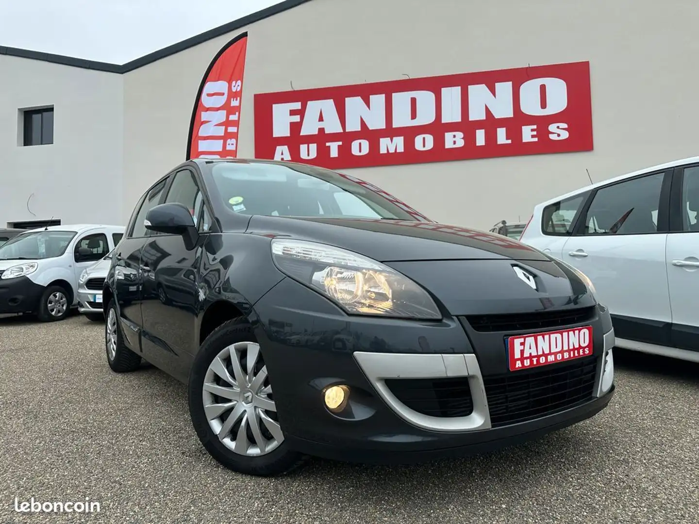 Renault Megane Scenic 1.5 Dci 110Ch Expression Edc Szürke - 1