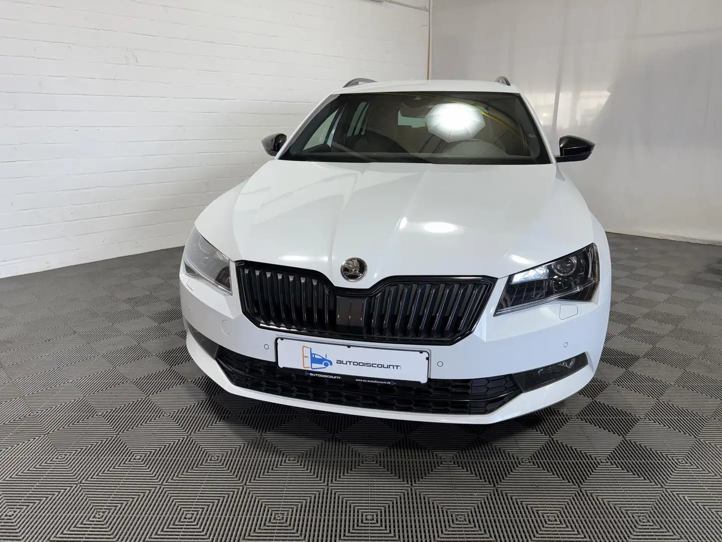 Skoda Superb Combi 2.0 TDI SportLine Canton NAVI AHK 110 kW ... Weiß - 2