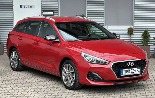 Hyundai i30 SW 1.4 T GDI Passion Plus*LED*TÜV+Kette NEU