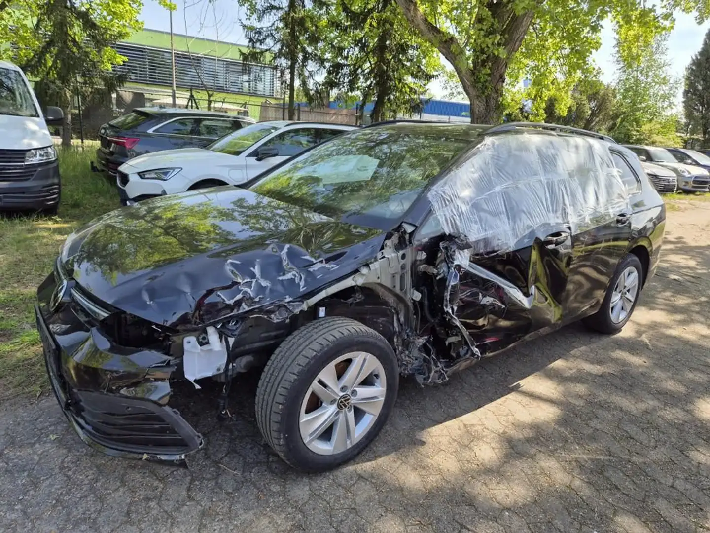 Volkswagen Golf VIII Variant 1.0 TSI Life ACC LED Alu Nero - 2