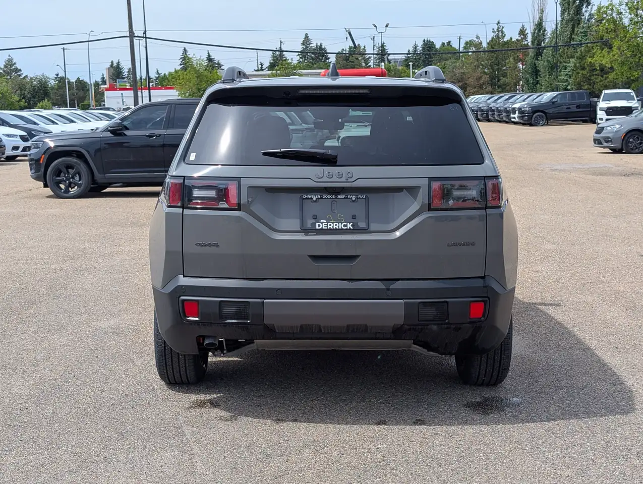 Jeep Cherokee снимка Jeep Cherokee