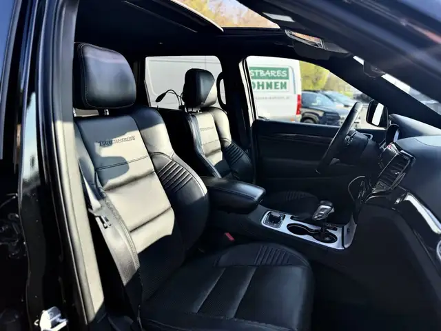 Jeep Grand Cherokee view 12