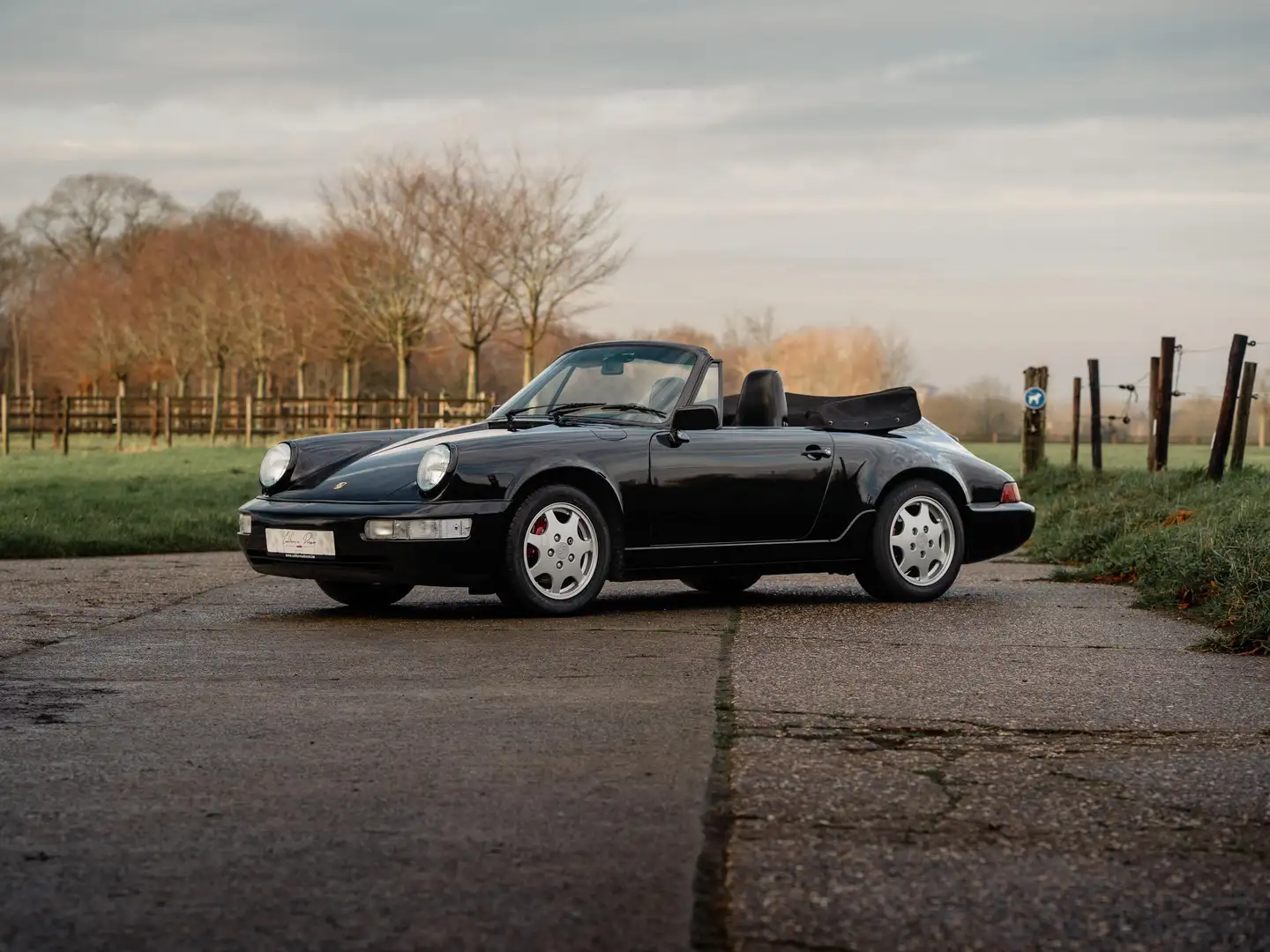 Porsche 964 911 Carrera 4 Cabriolet Schwarz - 2