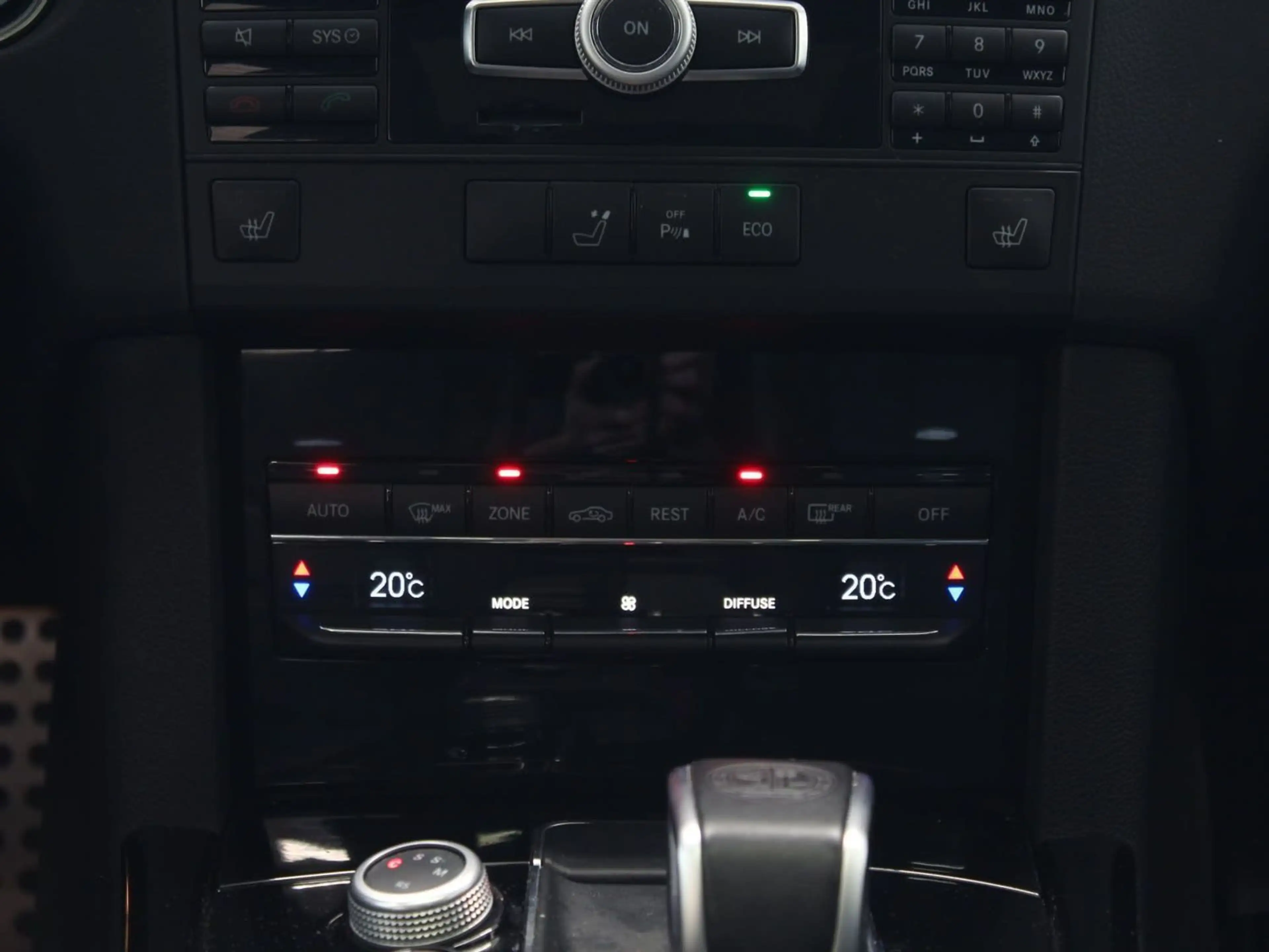 Mercedes-Benz E 63 AMG 5.5L V8 Biturbo ACC Leder — photo 15
