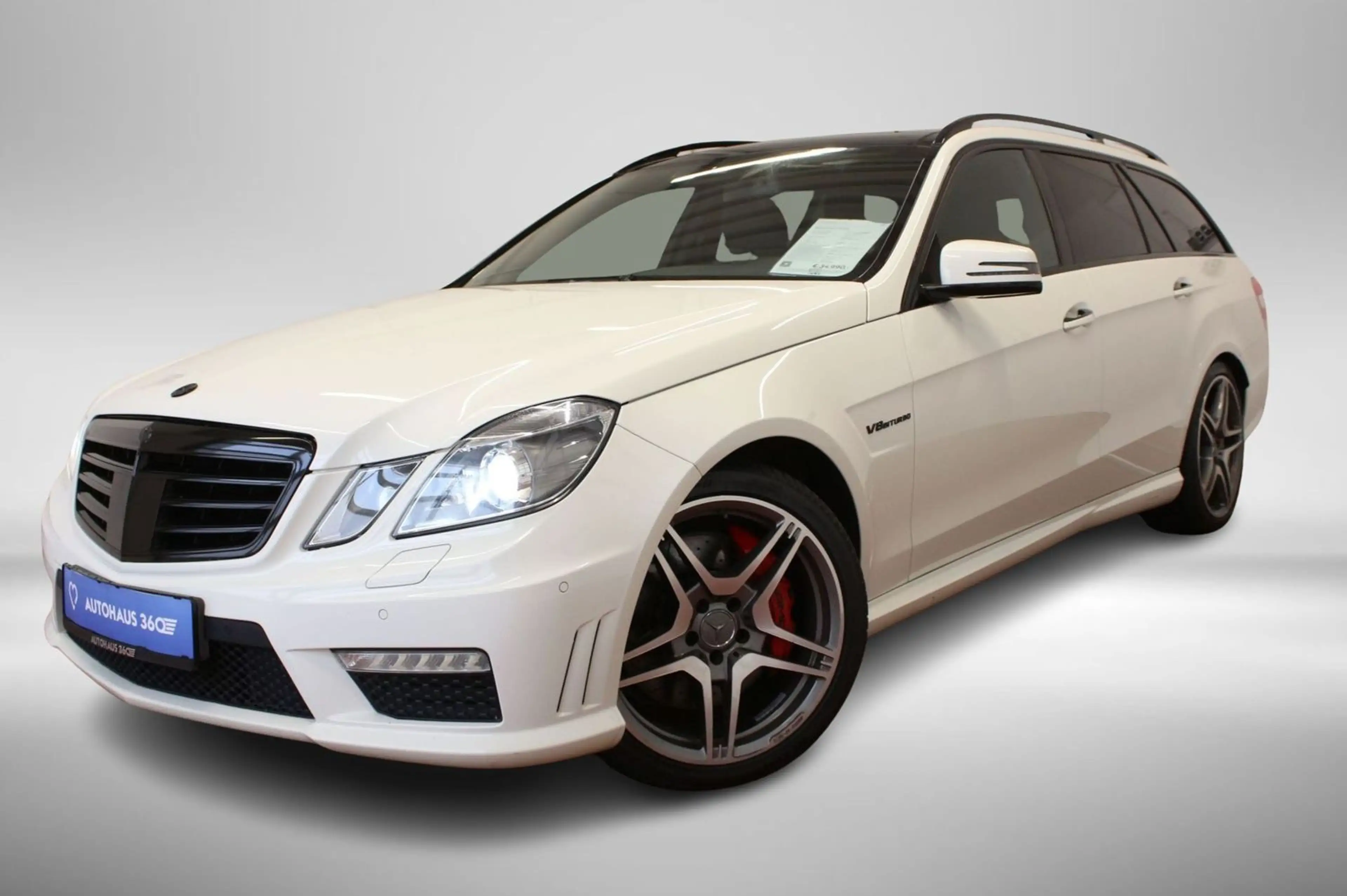 Mercedes-Benz E 63 AMG 5.5L V8 Biturbo ACC Leder