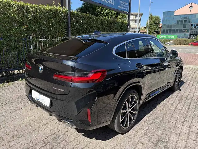 BMW X4 view 5