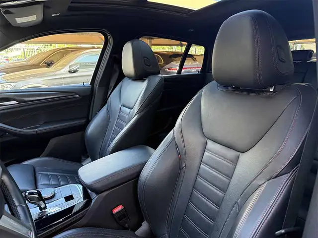 BMW X4 view 12
