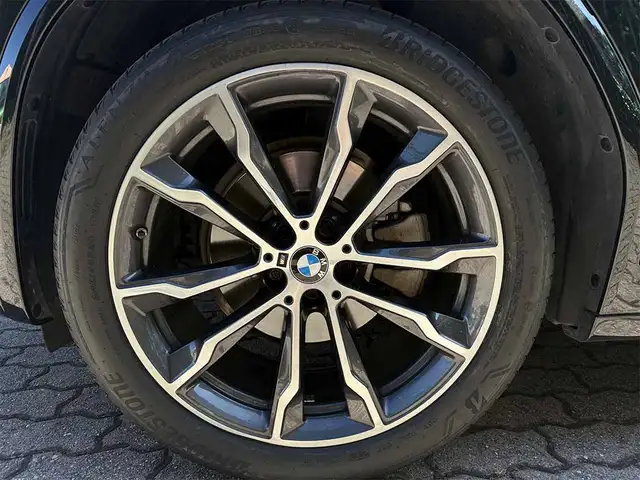 BMW X4 view 8