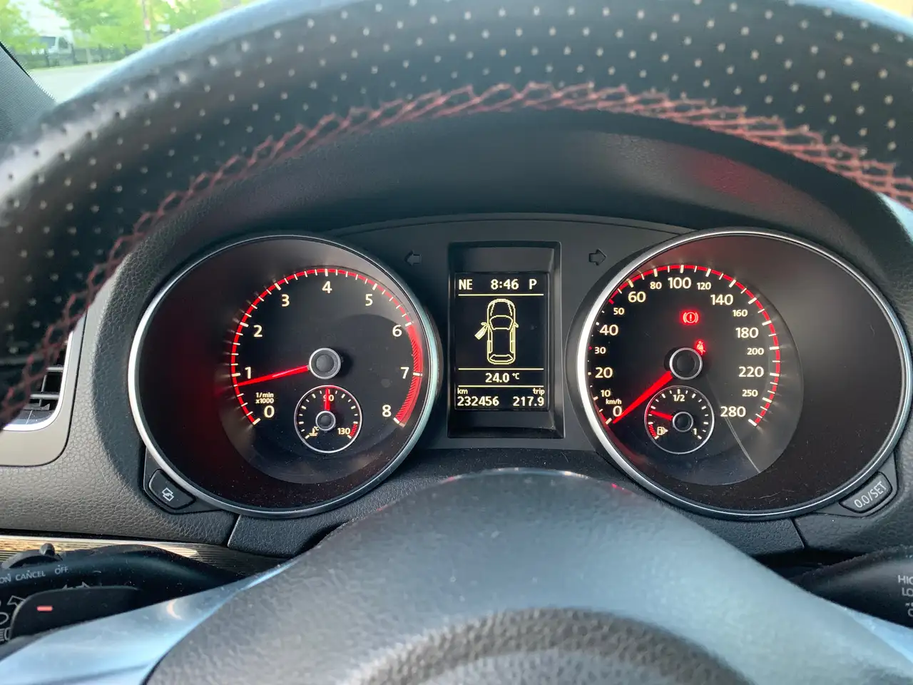 Volkswagen Golf GTI снимка Volkswagen Golf GTI